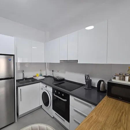 Caesar 1-bedroom With Pool View Apartment