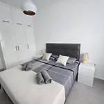 Caesar 1-bedroom With Pool View Apartment