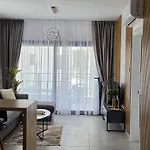 Caesar 1-bedroom With Pool View *