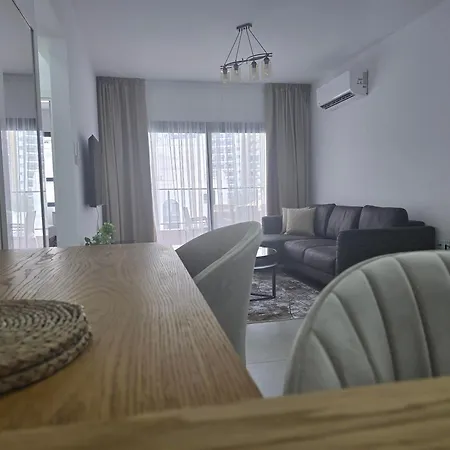 Caesar 1-bedroom With Pool View Daire Perivolia tou Trikomou