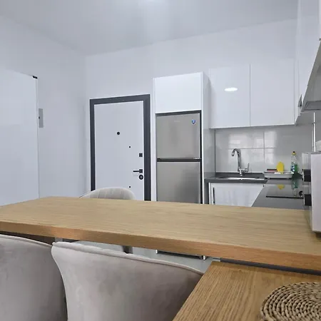 Daire Caesar 1-bedroom With Pool View Perivolia tou Trikomou