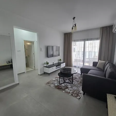 Caesar 1-bedroom With Pool View Daire Perivolia tou Trikomou
