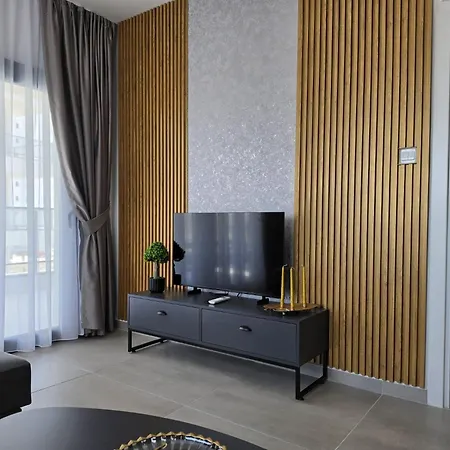 Caesar 1-bedroom With Pool View