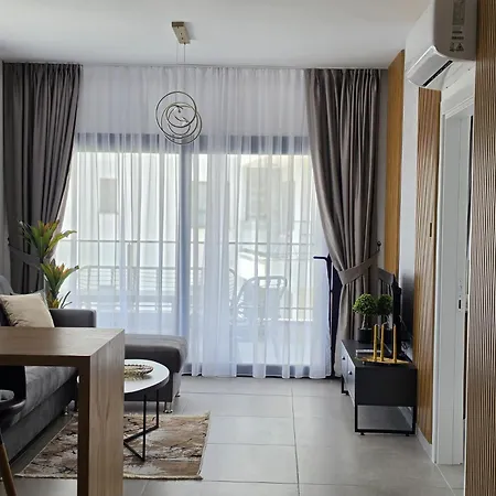 Caesar 1-bedroom With Pool View *