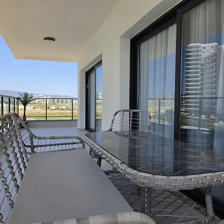 Caesar 1-bedroom With Pool View Apartamento