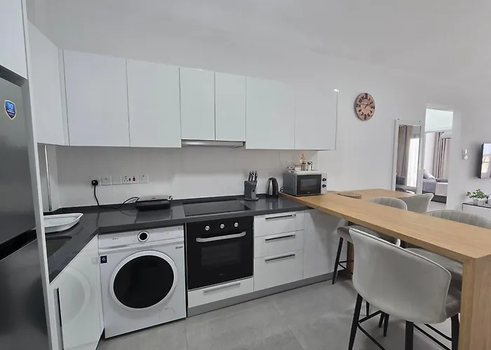 Daire Aspasianus 1-bedroom Pool View In Caesar